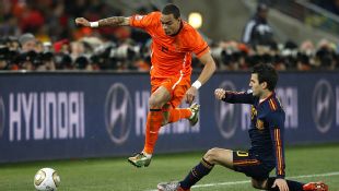 Ajax have done well to keep Gregory van der Wiel as he was expected to leave after an impressive 2010 World Cup.